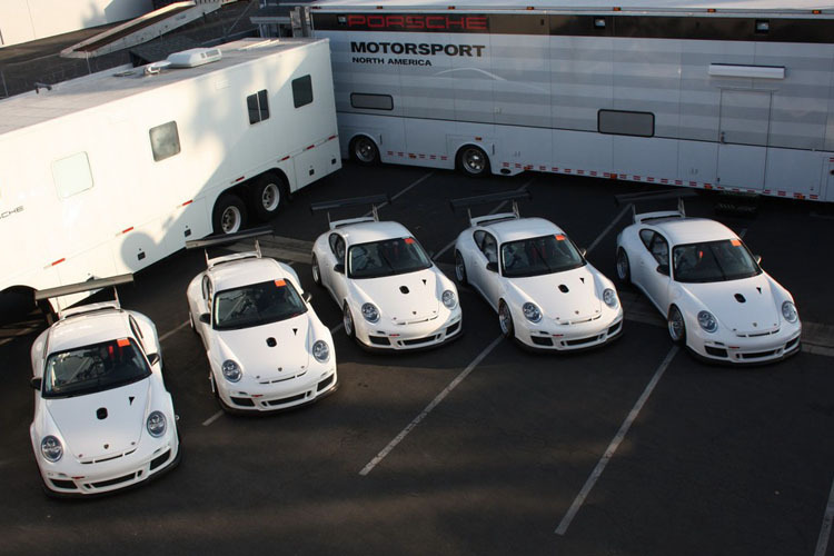 Fünf der sechs neuen Grand-Am-Porsche