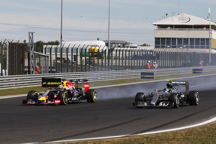 Ricciardo vor Rosberg