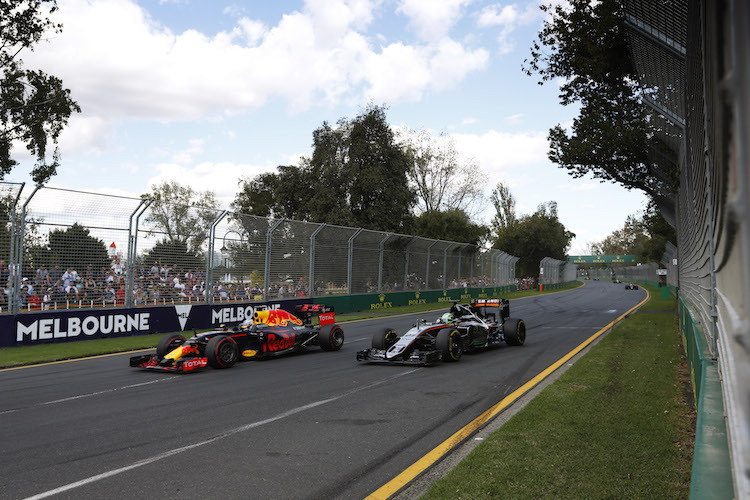 Daniel Ricciardo gegen Nico Hülkenberg