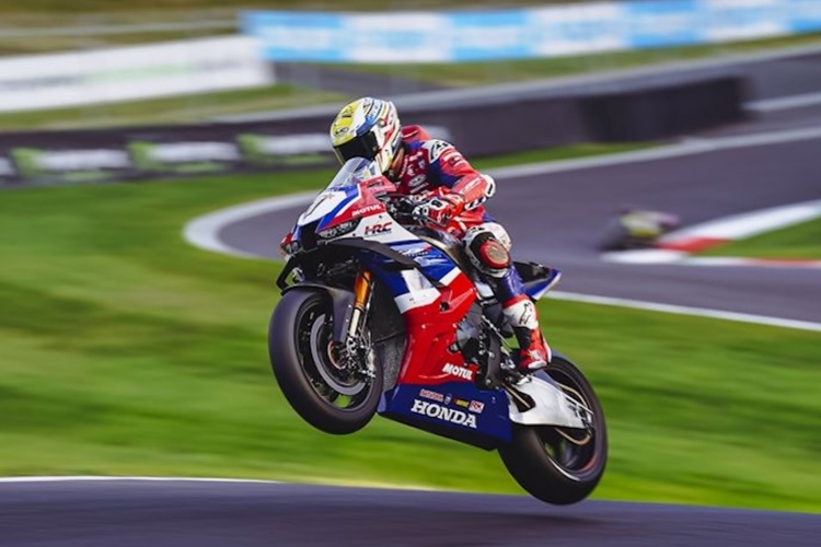 Flugfestspiele im Cadwell Park