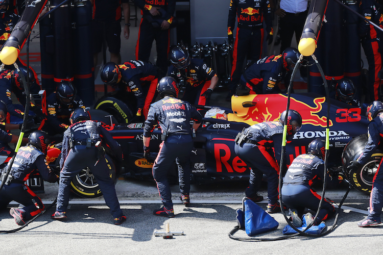 Reifenwechsel bei Red Bull Racing