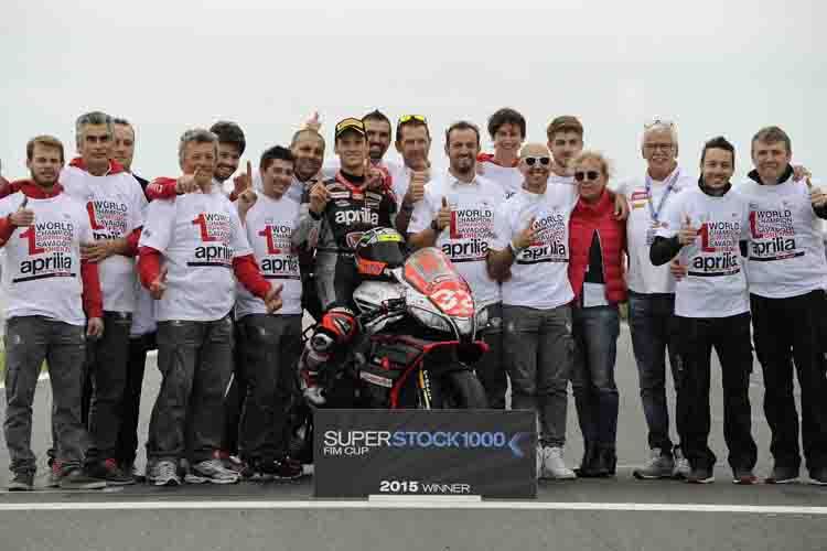 Das Nuova M2 Racing Team feiert den Titelgewinn
