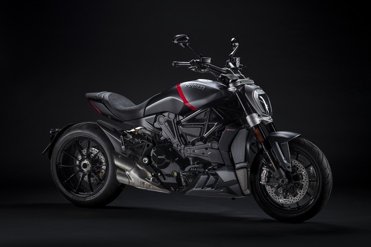 Ducati XDiavel Black Star: Hochwertig ausgestattet für - wie macht man das? - sportliches Cruisen