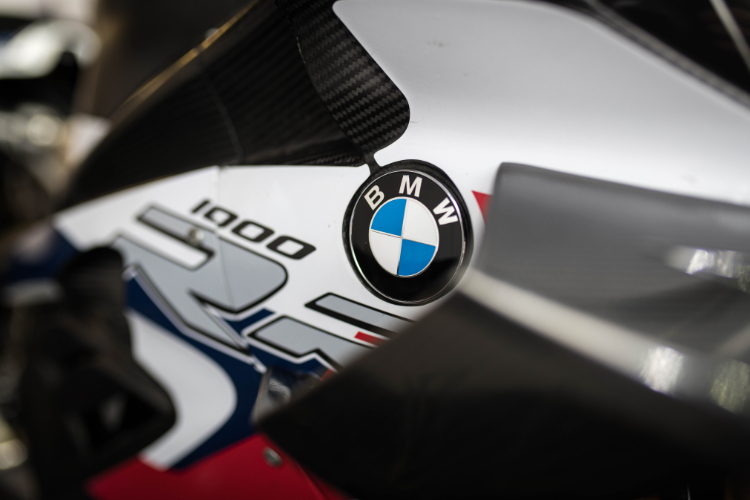 BMW setzt auf Rennsportklassen mit seriennahen Bikes