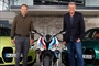 Markus Flasch und Dr. Markus Schramm (v.l.) bei der Präsentation der ersten BMW M1000RR