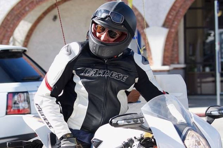 Bradley Cooper auf seiner KTM