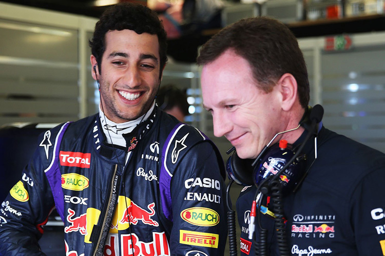 Daniel Ricciardo mit Christian Horner