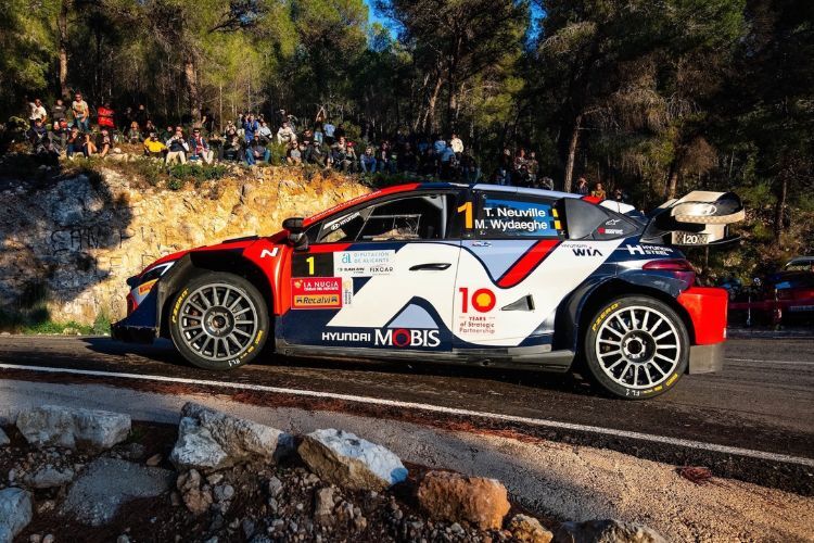 Nur zur Übung: WRC-Weltmeisteraspirant Thierry Neuville war aktuell in Spanien schon mal ohne Hybrid am Start