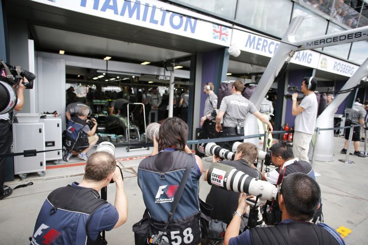 Photographen bei Lewis Hamilton