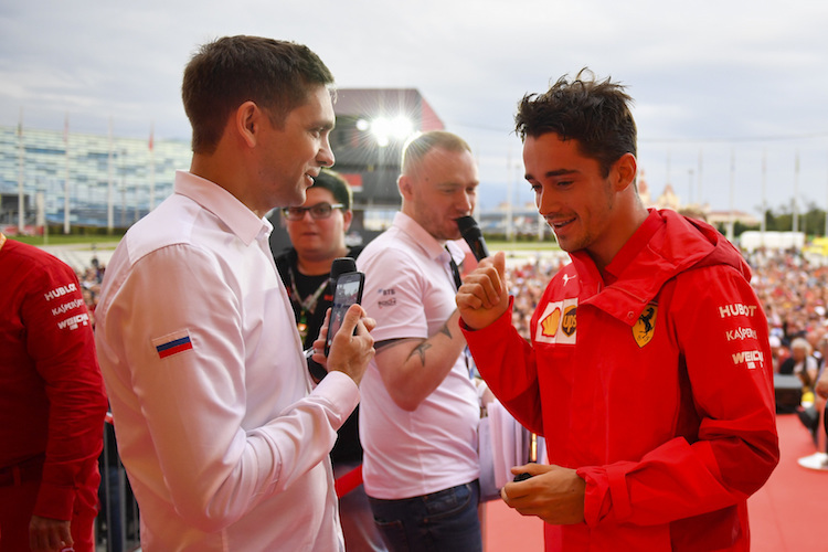 Vitaly Petrov 2019 in Sotschi mit Ferrari-Fahrer Charles Leclerc