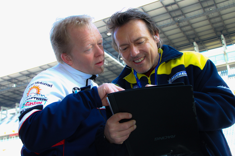 Bertrand Roch (Michelin IDM Manager) bei Werner Daemen (li.)