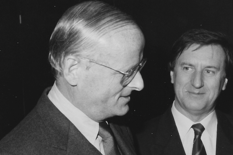 Prof. Dr. Carl Hahn (links) und sein neuer Presse-Direktor Anton Konrad 1971 bei der IAA 