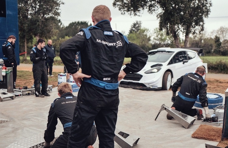 Service bein Test mit des Ford Fiesta WRC