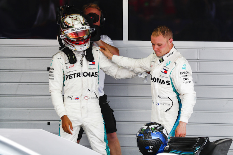 Lewis Hamilton und Valtteri Bottas nach dem Rennen