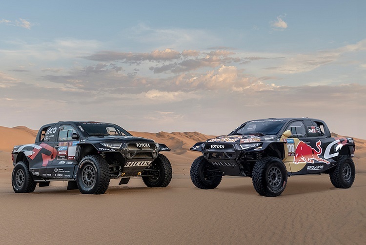 Neuer Toyota Hilux und Teams für 2024 bereit / Dakar Auto