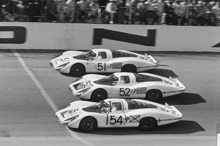 Daytona 68: Elford siegt im Porsche 907 mit der Nummer 54