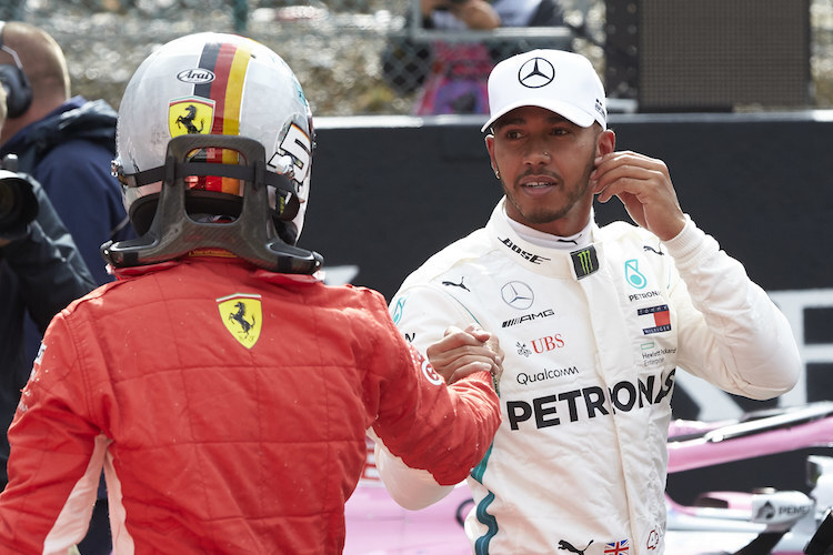 Die Titelrivalen Sebastian Vettel und Lewis Hamilton teilen sich die erste Startreihe