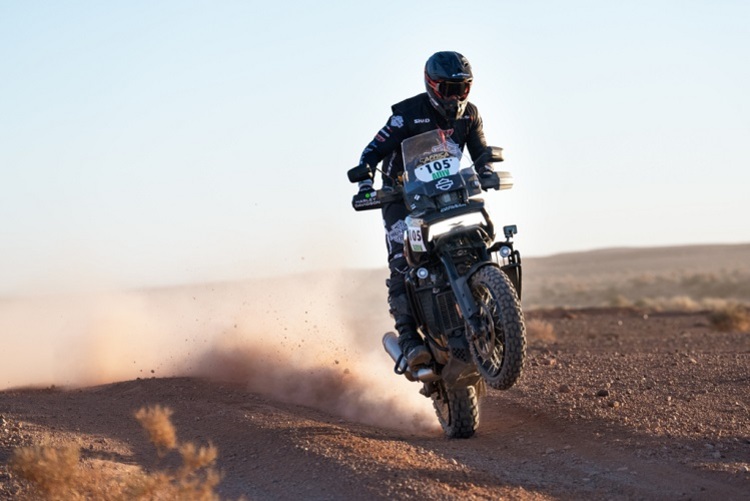 Joan Pedrero gewann auf Harley-Davidson Pan America die Maxitrail-Kategorie am Africa Eco Race