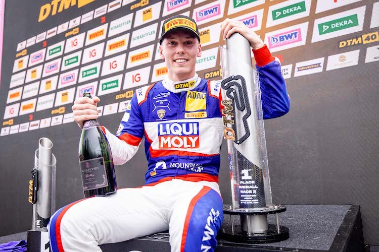 Luca Engstler feierte in Oschersleben seinen ersten DTM-Sieg