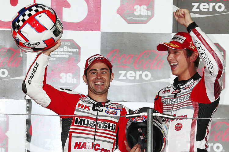 In Suzuka gewann Michael van der Mark (re.) als jüngster Fahrer aller Zeiten