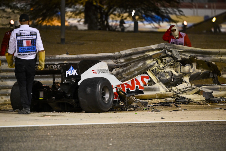 Der zerstÃ¶rte Wagen von Romain Grosjean