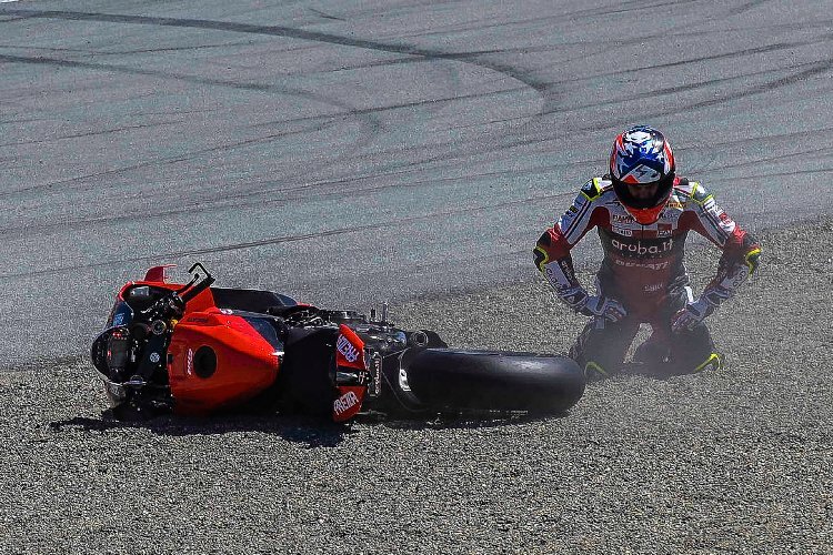 Ducati und Álvaro Bautista am Boden