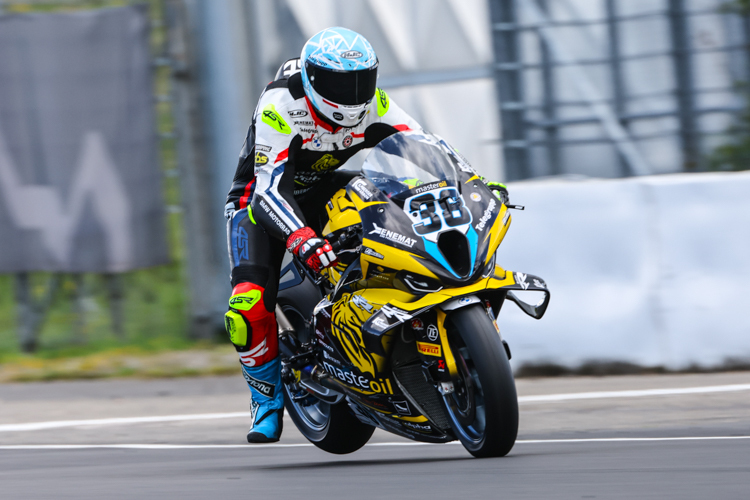idm-n-rburgring-soomer-macht-beute-am-freitag