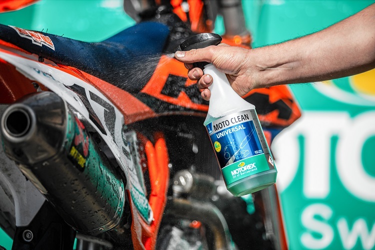 Motorex Moto Clean Universal mit sanfterer Wirkung für Offroad-Motorräder, die häufig gewaschen werden