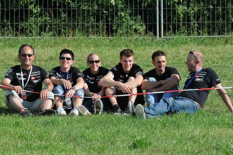 Das Team von Florian Bauer beim Sit-In am Schleizer Dreieck