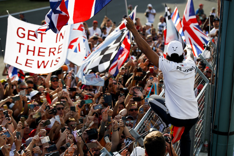 Lewis Hamilton nach seinem Sieg in Ungarn