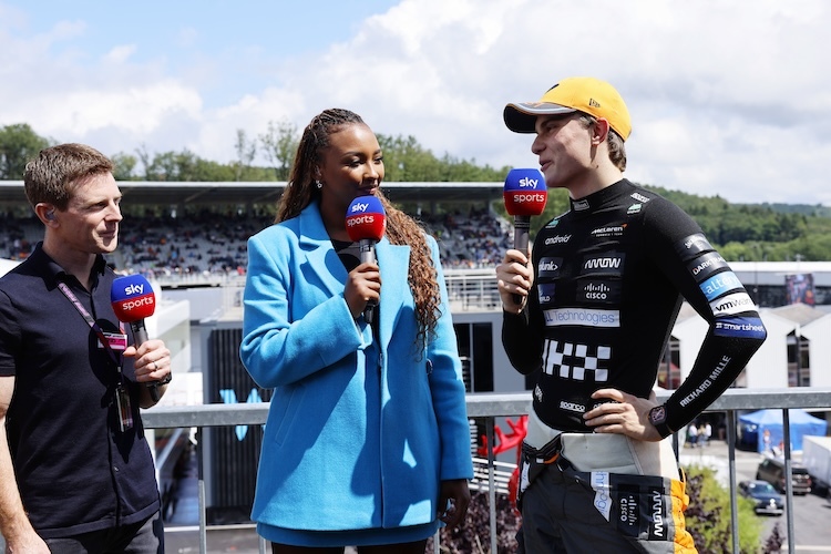Von links: Anthony Davidson, Naomi Schiff und Oscar Piastri