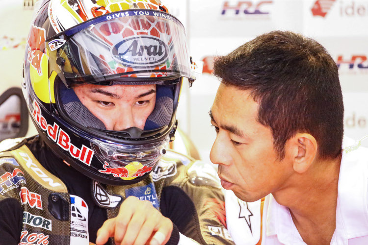 In Spielberg: Takaaki Nakagami mit Takeo Yokoyama, MotoGP-Projektleiter bei HRC