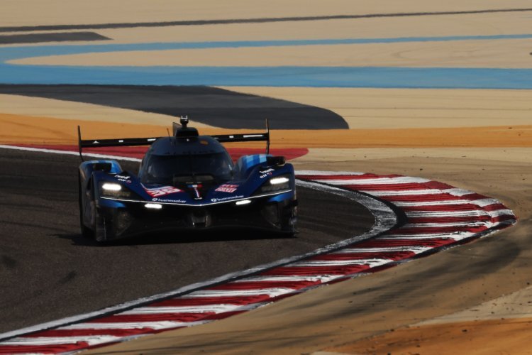 Blauer Renner: Der Alpine A424 in Bahrain