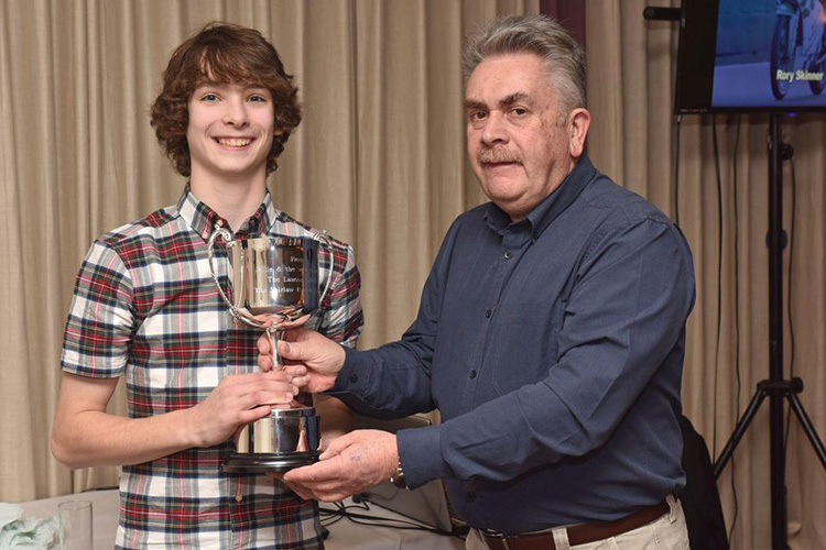 Rory Skinner erhielt die ‹Andy Lawson Memorial Trophy› 