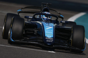 Jak Crawford in seinem Formel-2-Boliden von DAMS Lucas Oil)