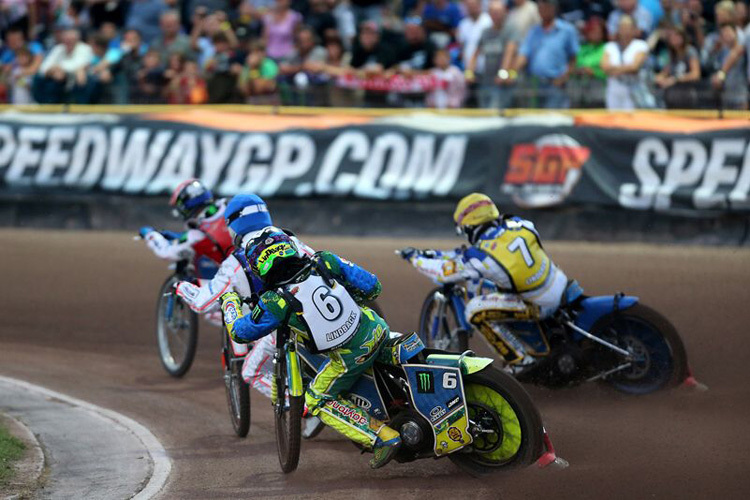 Sinnbild für die Saison 2013: Lindbäck (6), Lindgren (7) und Jonsson (Blau) fahren hinterher