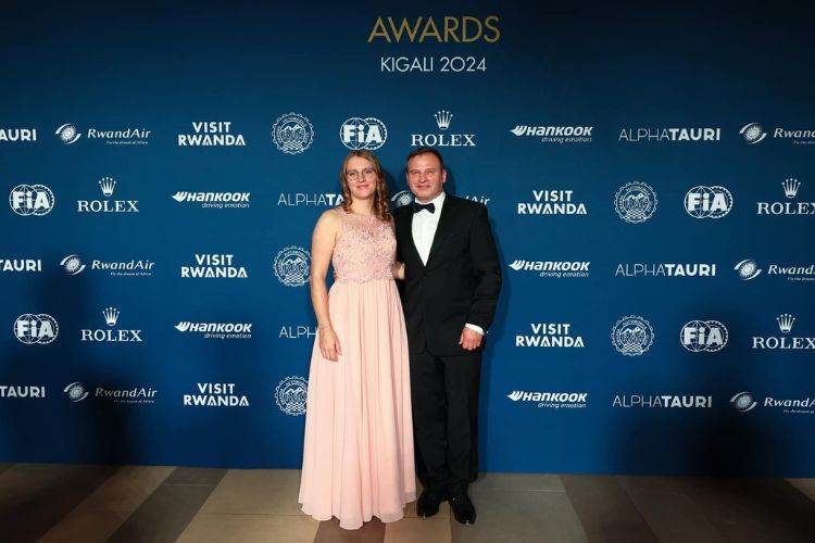 Gute Figur bei der FIA-Meisterehrung in Kigale: Ella und Armin Kremer