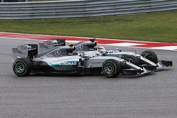 Rosberg (vorne) gegen Hamilton: Das endete 2015 in Austin nicht mit viel Ärger