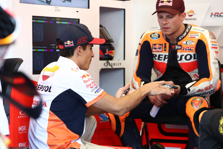 Stefan Bradl (re.) mit Marc Marquez