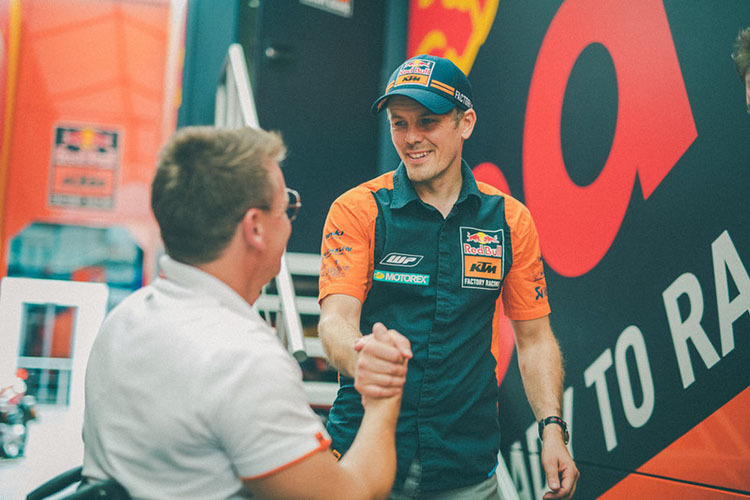 Pit Beirer mit Mika Kallio beim Aragón-GP 2019
