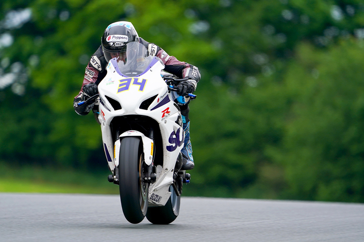 #34 Max Jacobsen kam, sah und siegte in der Superbike open
