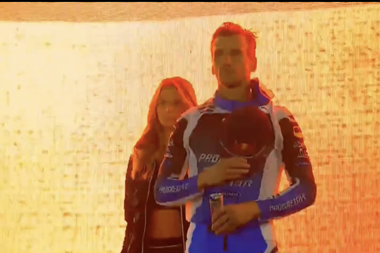 Ein erhebender Moment für Ken Roczen auf dem Siegerpodest