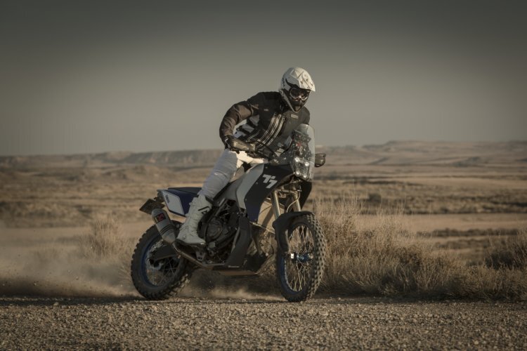 Angekündigt an der Mailänder Motorradausstellung 2016 auf Modelljahr 2018: Yamaha T7. On sie so heissen und so aussehen wird?