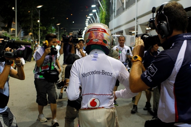 Der schwere Gang zurück nach dem Ausfall: Lewis Hamilton
