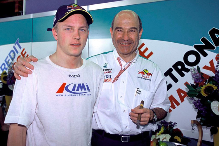 Kimi Räikkönen 2001 mit Teamgründer Peter Sauber