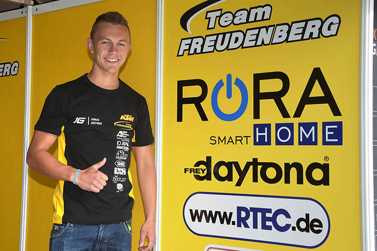 Jonas Geitner in der Box des Team Freudenberg beim Sachsenring-GP