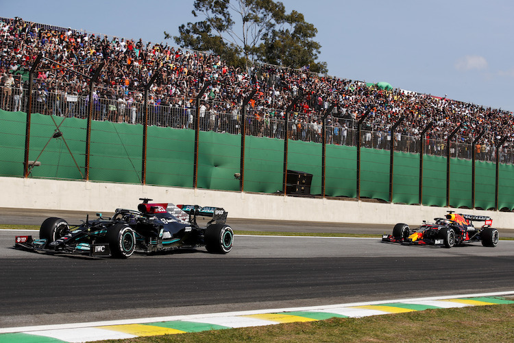 Lewis Hamilton vor Max Verstappen in Interlagos 2021