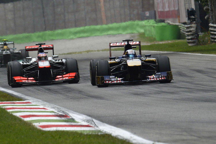 Nach dem ersten Stopp versauerte Jenson Button am Toro-Rosso-Heck von Daniel Ricciardo 