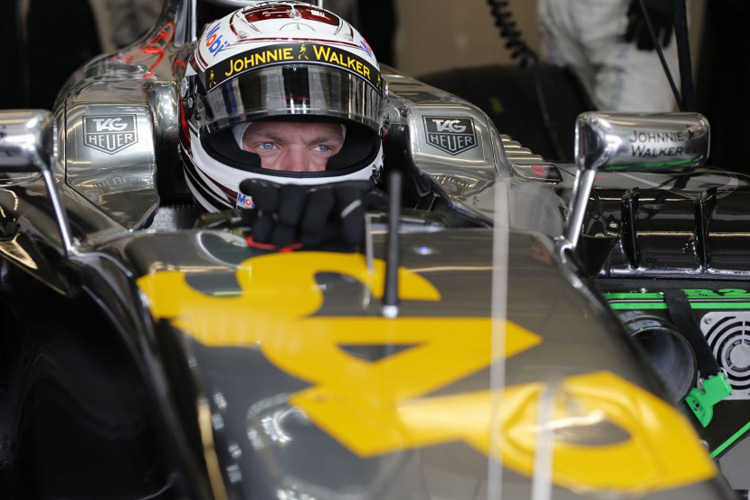 Kevin Magnussen im McLaren mit SAP-Werbung
