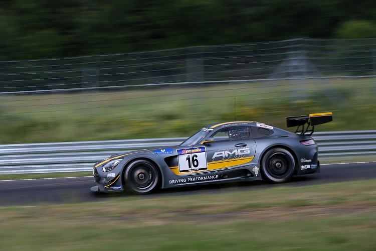 Der Mercedes-AMG GT3 beim ersten Einsatz auf der Nordschleife
